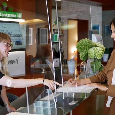 Stoiser -parkplatz Inbegriffen! 4* גראץ